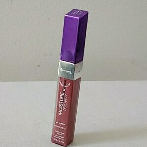 Rimmel London Moisture Renew Lip Gloss in Berry Bliss